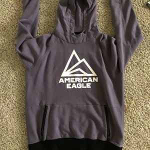 AE Sweatshirt Size L